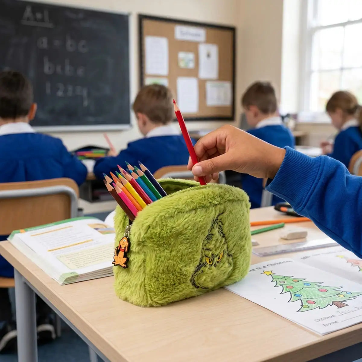 Astuccio Pencil Case in Peluche The Grinch – Colourbook