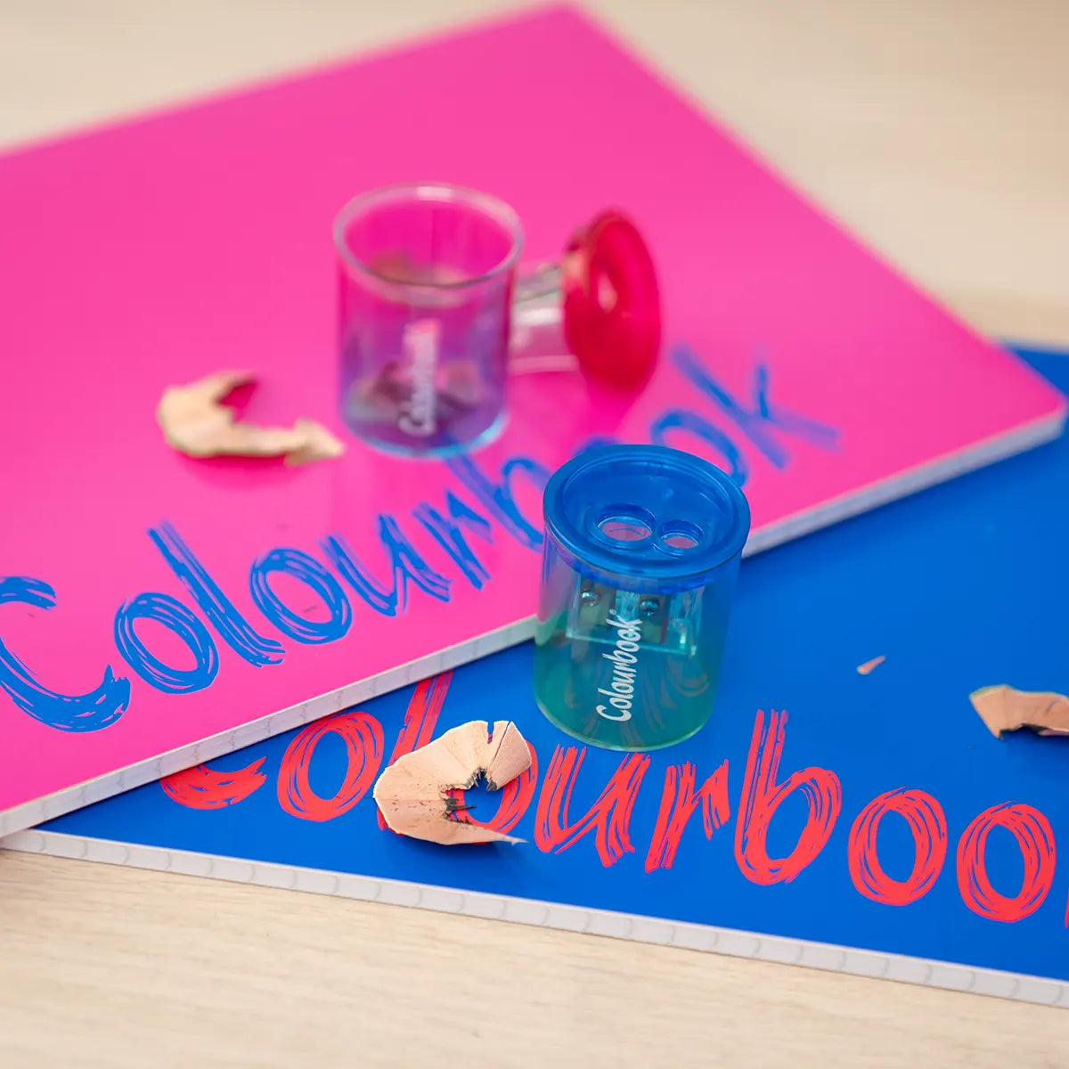 Temperamatite 2 fori con serbatoio – Gradient Colourbook